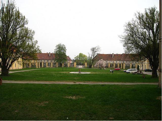 Palac Brody Exterior photo